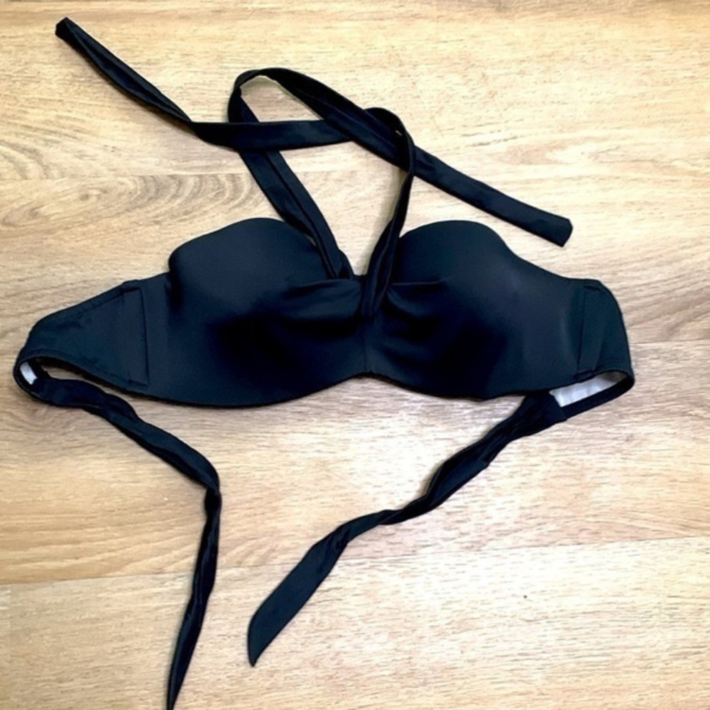 Venus swimming top push up black size C in excellent condition